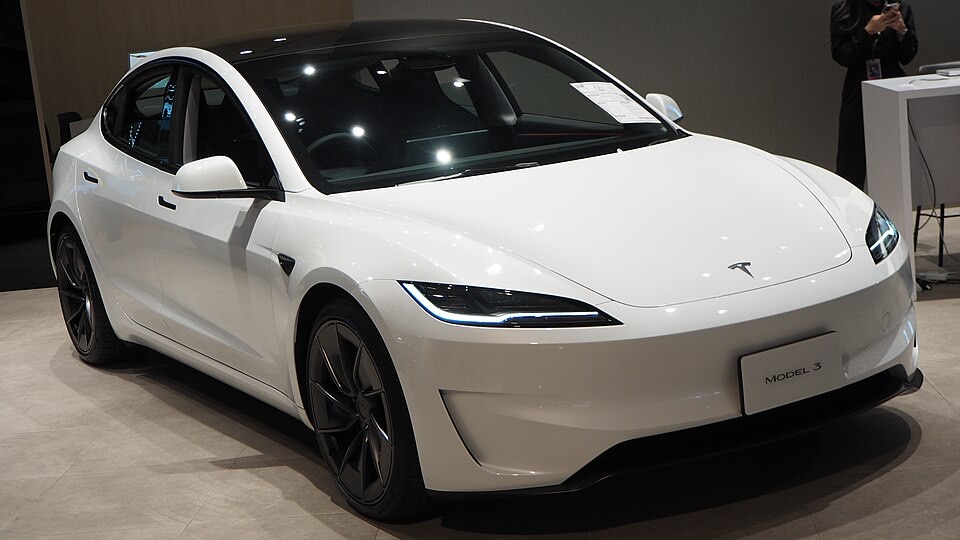 Tesla Model 3 – elektrický vůz
